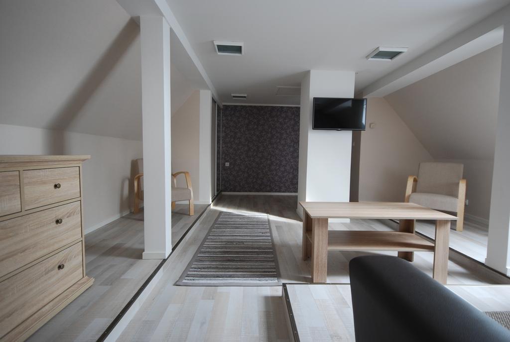 Suviste Guesthouse Kuressaare Quarto foto